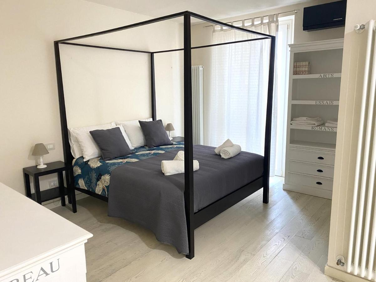 Front Beach Apartments Viareggio Exterior foto